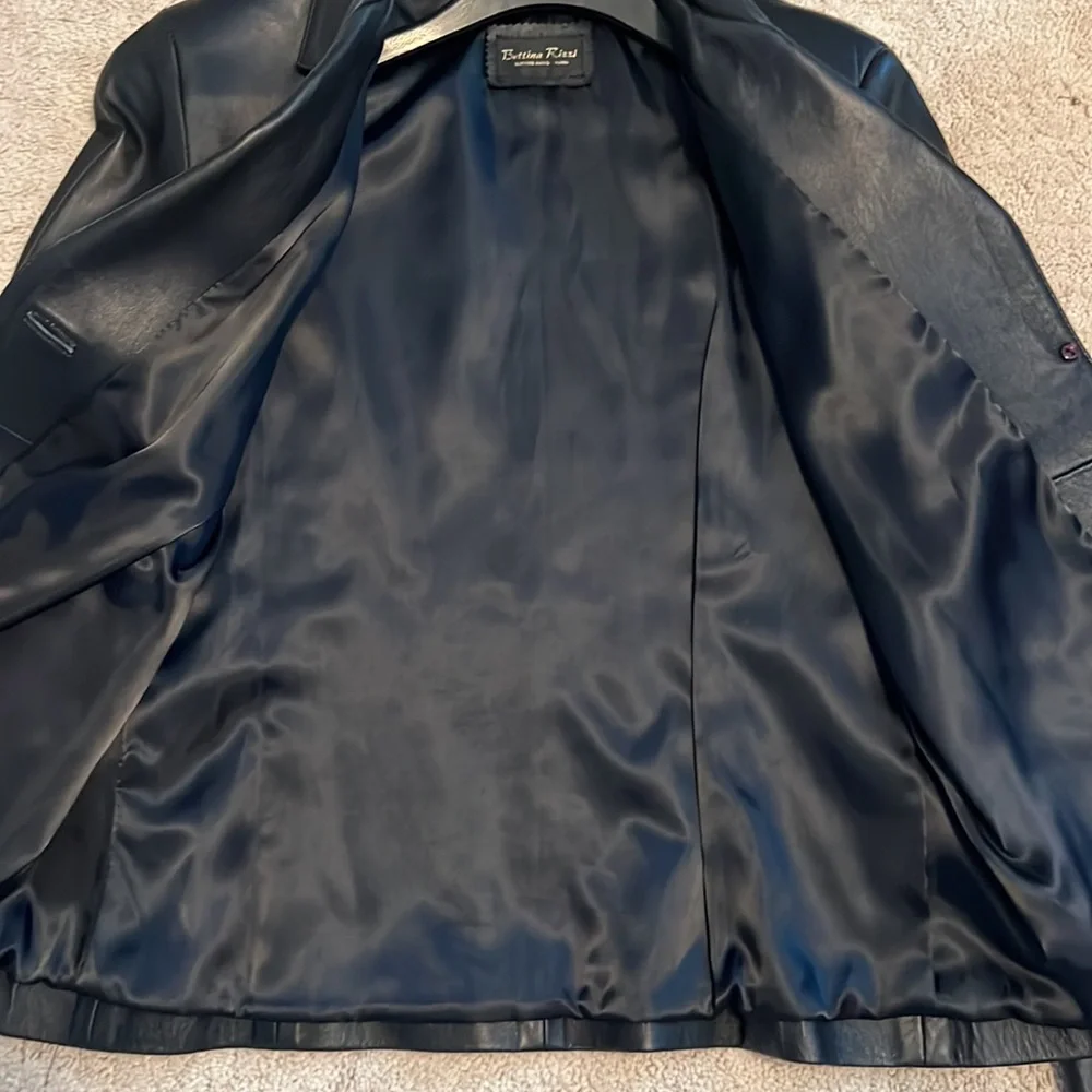 Bettina Rizzi Women’s Black Leather Jacket from Buenos Aires Roma - Picture 4 of 6